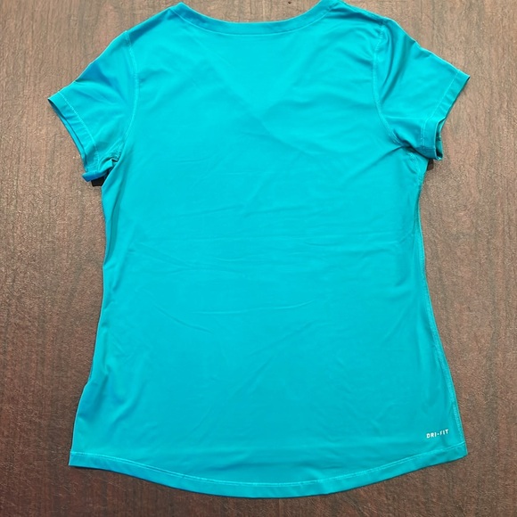 Nike Pro Green Top - Picture 2 of 3